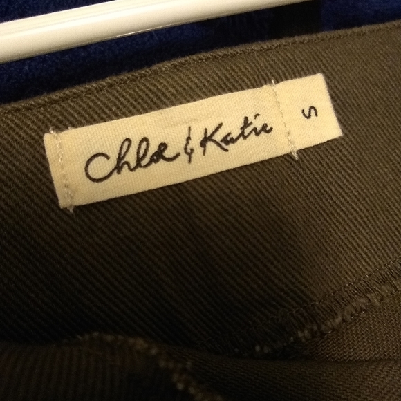 Olive mini skirt - Picture 2 of 4